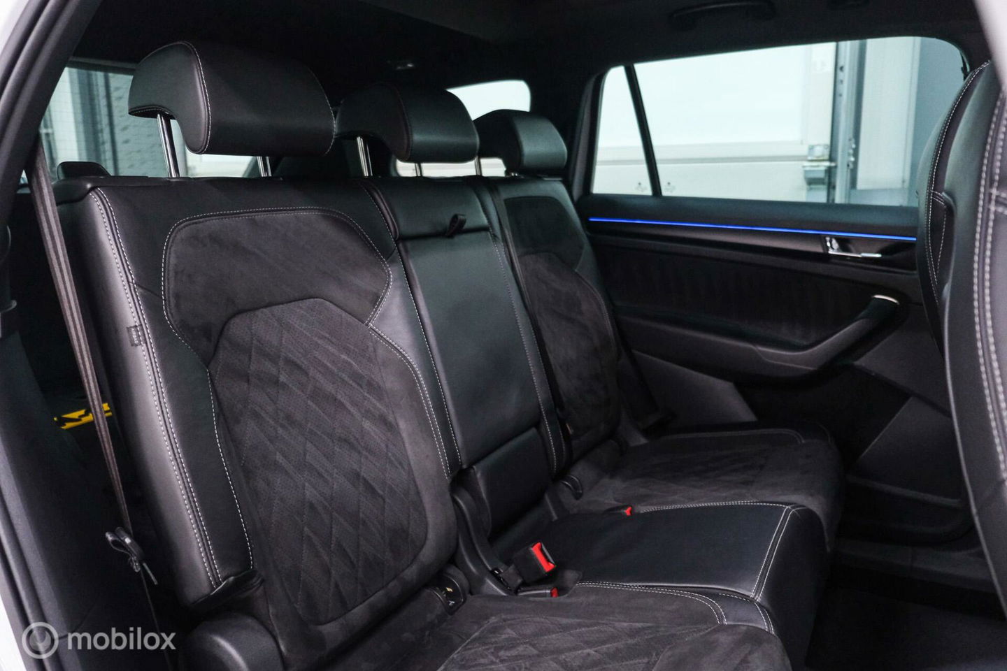Škoda Kodiaq 2.0 TSI 4x4 Sportline Business 7p. | Panorama | LED | Adaptive | DAB+ | CarPlay | Memory | Keyless |