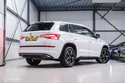 Škoda Kodiaq 2.0 TSI 4x4 Sportline Business 7p. | Panorama | LED | Adaptive | DAB+ | CarPlay | Memory | Keyless |