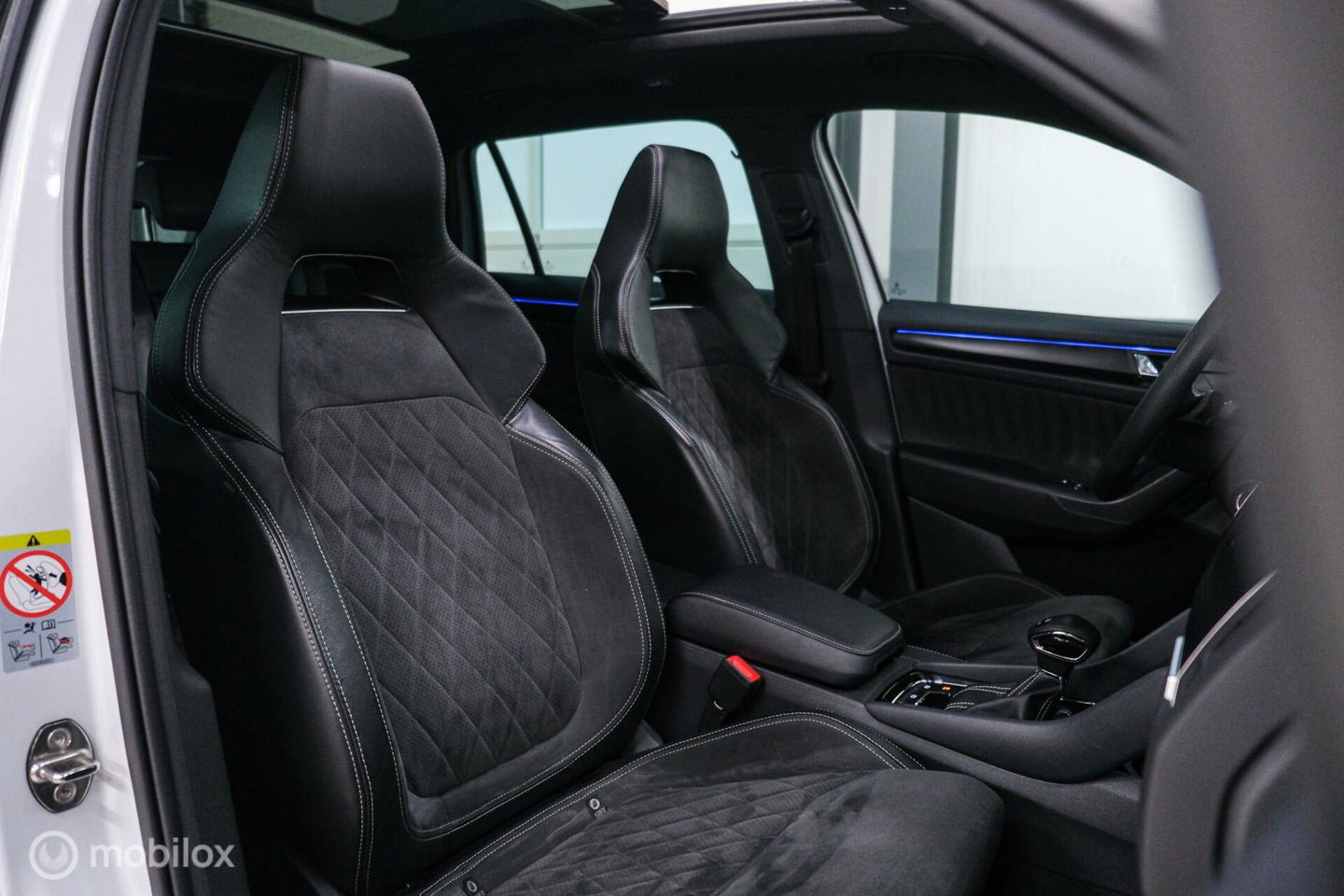 Škoda Kodiaq 2.0 TSI 4x4 Sportline Business 7p. | Panorama | LED | Adaptive | DAB+ | CarPlay | Memory | Keyless |
