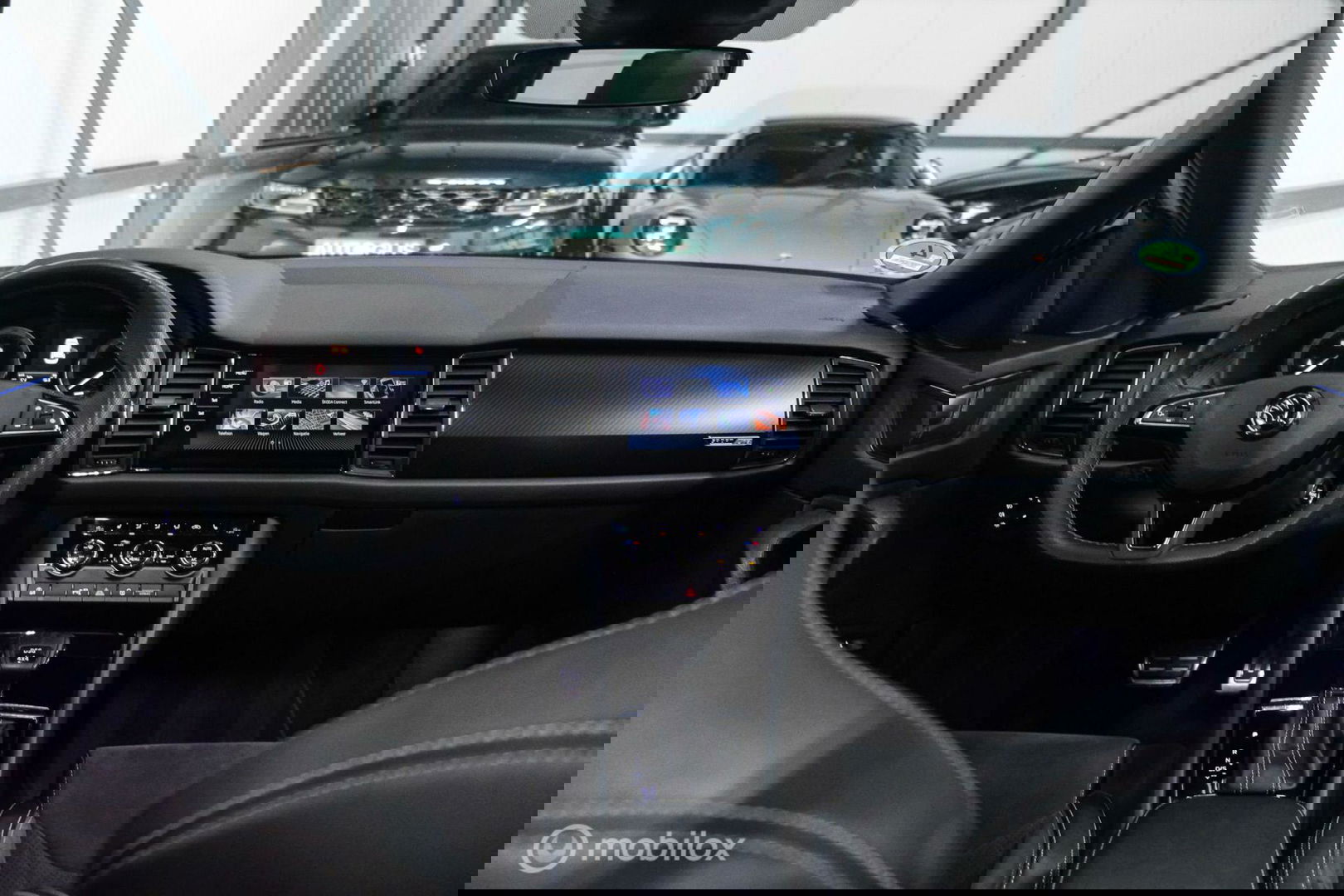 Škoda Kodiaq 2.0 TSI 4x4 Sportline Business 7p. | Panorama | LED | Adaptive | DAB+ | CarPlay | Memory | Keyless |