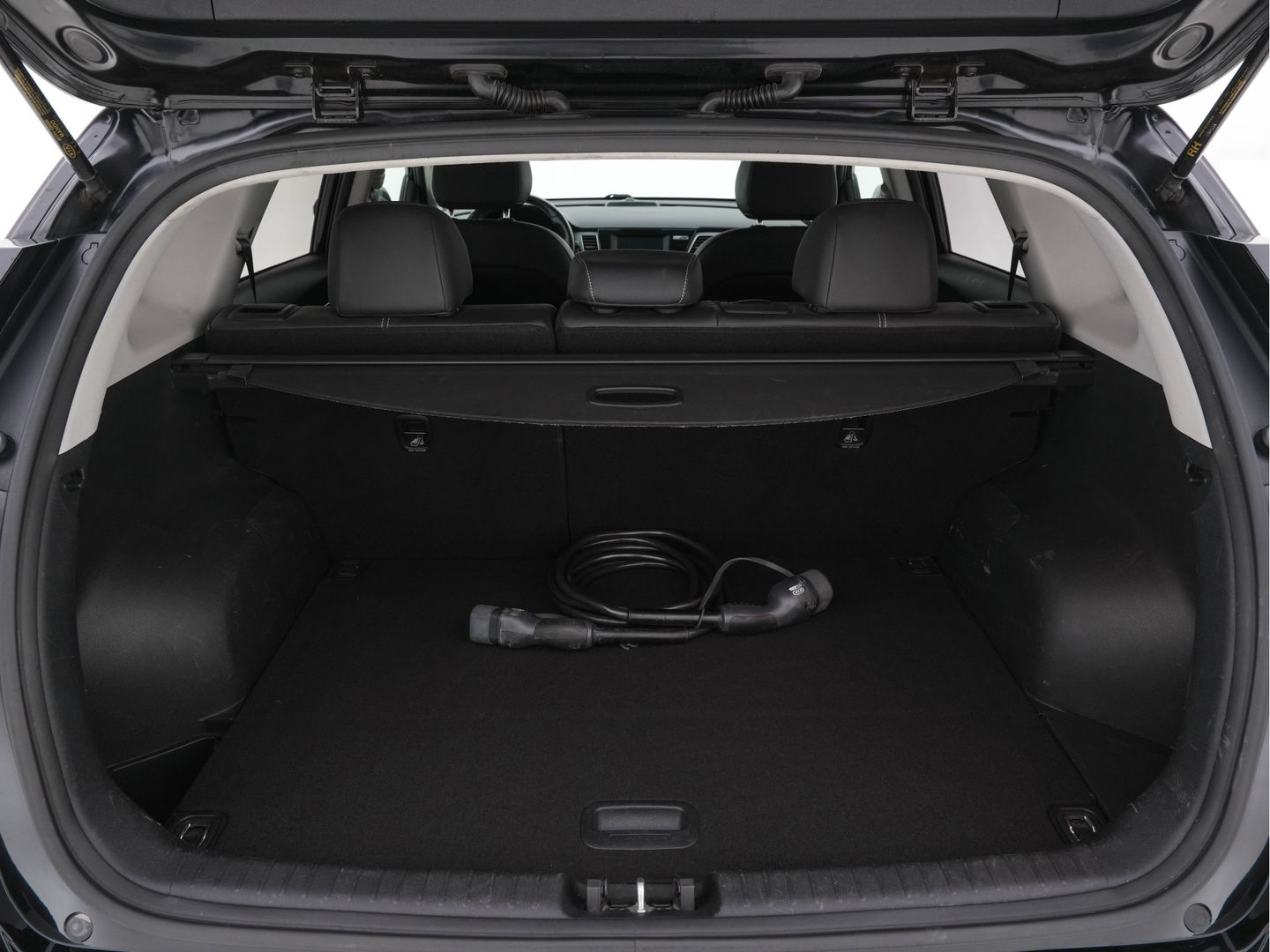 Kia e-Niro DynamicLine 64 kWh (INCL-BTW) Aut. *LEATHER-MICROFIBRE | NAVI-FULLMAP | DAB | ADAPTIVE-CRUISE | CAMERA | COMFORT-SEATS | KEYLESS | DIGI-COCKPIT | SHIFT-PADDLES | HEATED-SEATS | CARPLAY | LANE-ASSIST | 17"ALU*