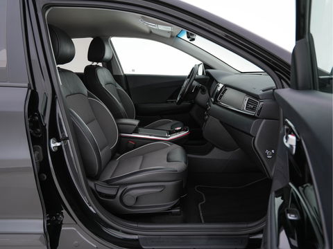 Kia e-Niro DynamicLine 64 kWh (INCL-BTW) Aut. *LEATHER-MICROFIBRE | NAVI-FULLMAP | DAB | ADAPTIVE-CRUISE | CAMERA | COMFORT-SEATS | KEYLESS | DIGI-COCKPIT | SHIFT-PADDLES | HEATED-SEATS | CARPLAY | LANE-ASSIST | 17"ALU*