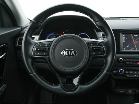 Kia e-Niro DynamicLine 64 kWh (INCL-BTW) Aut. *LEATHER-MICROFIBRE | NAVI-FULLMAP | DAB | ADAPTIVE-CRUISE | CAMERA | COMFORT-SEATS | KEYLESS | DIGI-COCKPIT | SHIFT-PADDLES | HEATED-SEATS | CARPLAY | LANE-ASSIST | 17"ALU*
