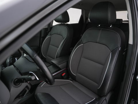 Kia e-Niro DynamicLine 64 kWh (INCL-BTW) Aut. *LEATHER-MICROFIBRE | NAVI-FULLMAP | DAB | ADAPTIVE-CRUISE | CAMERA | COMFORT-SEATS | KEYLESS | DIGI-COCKPIT | SHIFT-PADDLES | HEATED-SEATS | CARPLAY | LANE-ASSIST | 17"ALU*