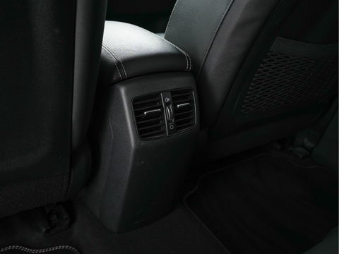 Kia e-Niro DynamicLine 64 kWh (INCL-BTW) Aut. *LEATHER-MICROFIBRE | NAVI-FULLMAP | DAB | ADAPTIVE-CRUISE | CAMERA | COMFORT-SEATS | KEYLESS | DIGI-COCKPIT | SHIFT-PADDLES | HEATED-SEATS | CARPLAY | LANE-ASSIST | 17"ALU*