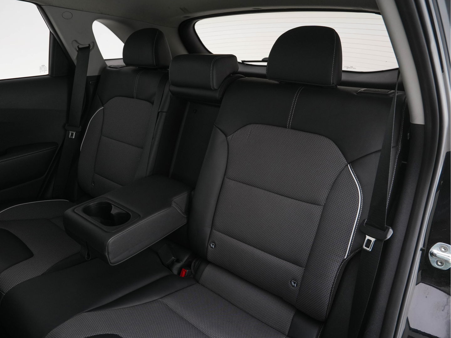 Kia e-Niro DynamicLine 64 kWh (INCL-BTW) Aut. *LEATHER-MICROFIBRE | NAVI-FULLMAP | DAB | ADAPTIVE-CRUISE | CAMERA | COMFORT-SEATS | KEYLESS | DIGI-COCKPIT | SHIFT-PADDLES | HEATED-SEATS | CARPLAY | LANE-ASSIST | 17"ALU*