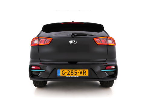 Kia e-Niro DynamicLine 64 kWh (INCL-BTW) Aut. *LEATHER-MICROFIBRE | NAVI-FULLMAP | DAB | ADAPTIVE-CRUISE | CAMERA | COMFORT-SEATS | KEYLESS | DIGI-COCKPIT | SHIFT-PADDLES | HEATED-SEATS | CARPLAY | LANE-ASSIST | 17"ALU*