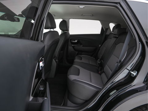 Kia e-Niro DynamicLine 64 kWh (INCL-BTW) Aut. *LEATHER-MICROFIBRE | NAVI-FULLMAP | DAB | ADAPTIVE-CRUISE | CAMERA | COMFORT-SEATS | KEYLESS | DIGI-COCKPIT | SHIFT-PADDLES | HEATED-SEATS | CARPLAY | LANE-ASSIST | 17"ALU*