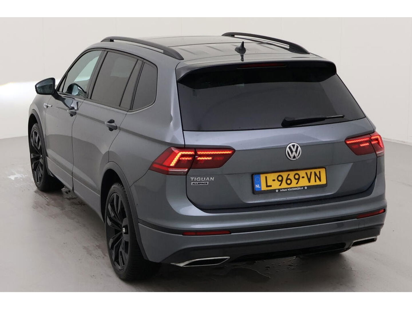 Volkswagen Tiguan Allspace 1.5 TSI HL Bus. R. | Pano | Dynn | Trekhaak | Led