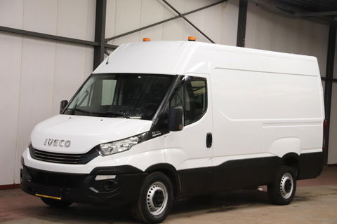 Iveco Daily 35S14V 2.3 352 L2H2 Iveco Daily 35S14V 2.3 352 H2 AUTOMAAT 3500KG TREKVERMOGEN