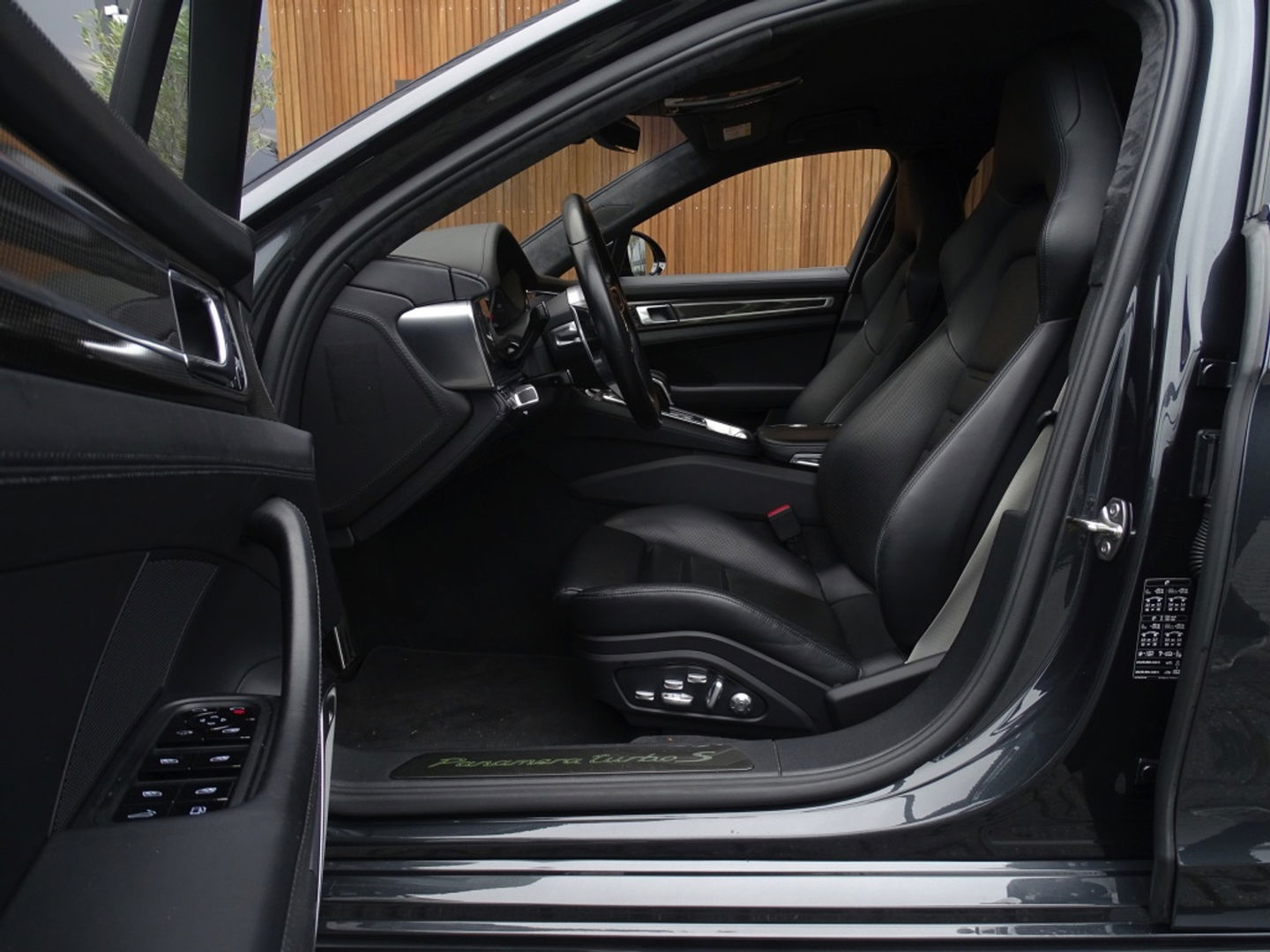 Porsche Panamera Sport Turismo 4.0 Turbo S E-hybrid V8 680PK+ / CERAMIC / CARBON / LED