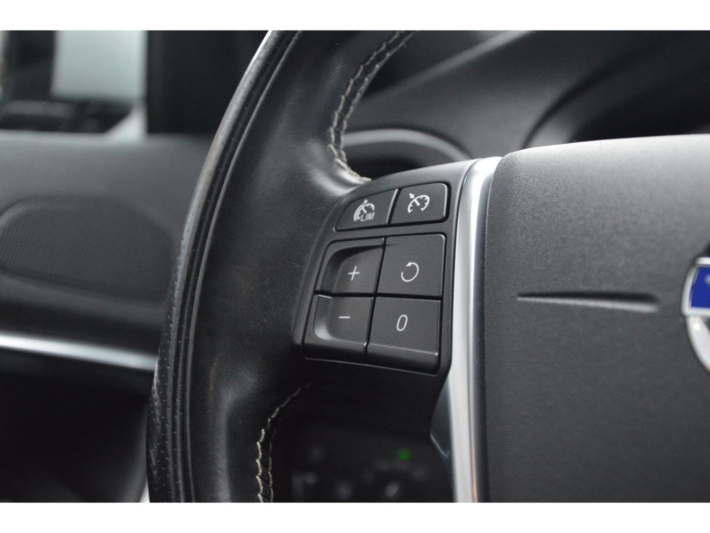 Volvo V40 T4 Automaat R-Design | 180PK | Parkeersensoren | Navigatie | Bluetooth streaming