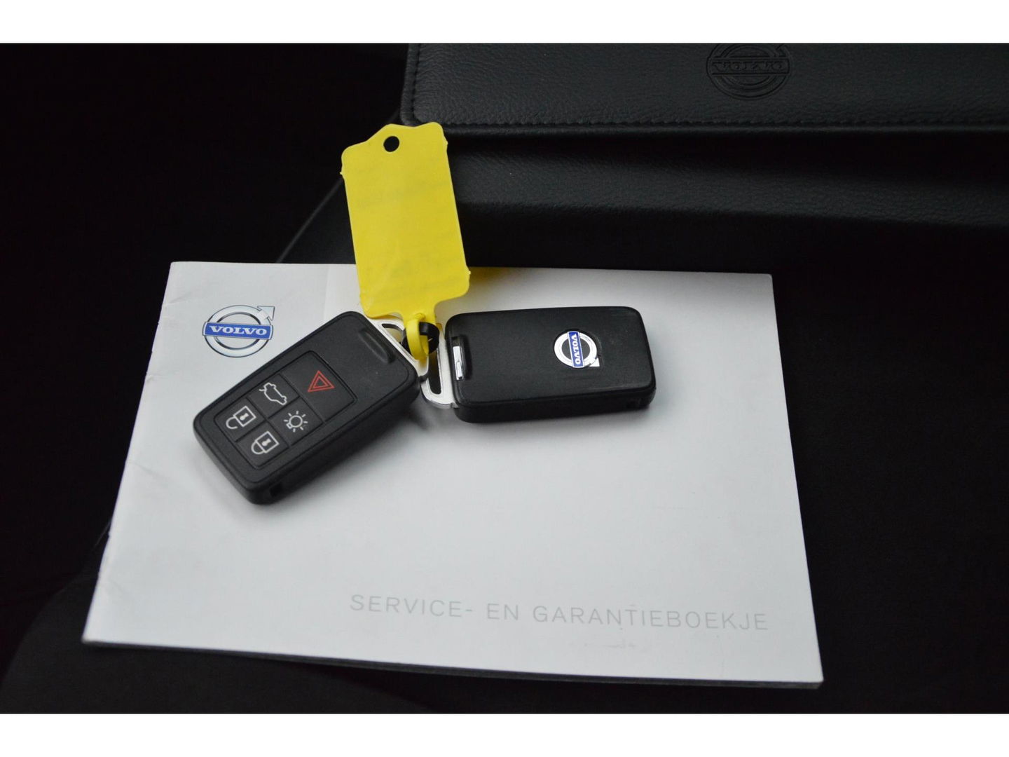 Volvo V40 T4 Automaat R-Design | 180PK | Parkeersensoren | Navigatie | Bluetooth streaming