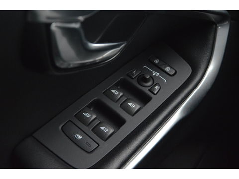 Volvo V40 T4 Automaat R-Design | 180PK | Parkeersensoren | Navigatie | Bluetooth streaming