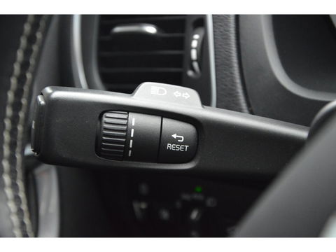 Volvo V40 T4 Automaat R-Design | 180PK | Parkeersensoren | Navigatie | Bluetooth streaming
