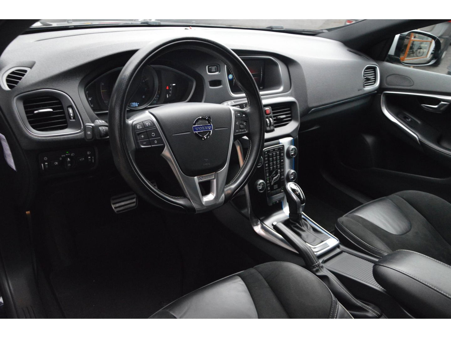 Volvo V40 T4 Automaat R-Design | 180PK | Parkeersensoren | Navigatie | Bluetooth streaming