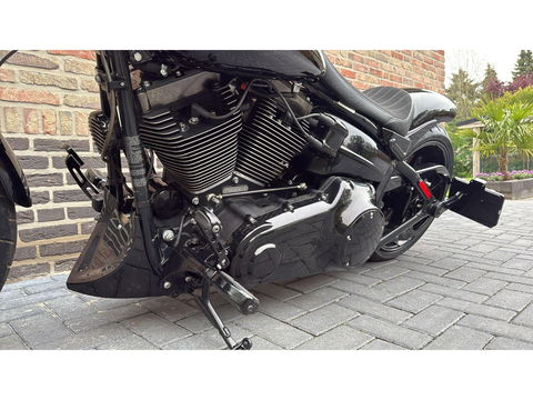 Harley Davidson FXSE Breakout Pro Street CVO 110CI Screaming Eagle