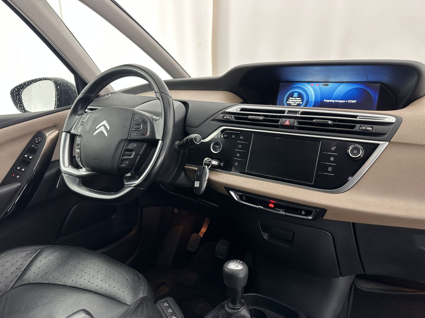 Citroën Grand C4 Picasso 2.0 BlueHDi Intensive [ 7-PERS ] *LUXURY-LEATHER| DIGI-COCKPIT | MEMORY-PACK | CAMERA | KEYLESS | HEATED-MASSAGE-COMFORT-SEATS | INFOTAINMENT-PACK | NAVI-FULLMAP | ECC | TOWBAR | 17''ALU *
