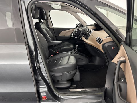 Citroën Grand C4 Picasso 2.0 BlueHDi Intensive [ 7-PERS ] *LUXURY-LEATHER| DIGI-COCKPIT | MEMORY-PACK | CAMERA | KEYLESS | HEATED-MASSAGE-COMFORT-SEATS | INFOTAINMENT-PACK | NAVI-FULLMAP | ECC | TOWBAR | 17''ALU *