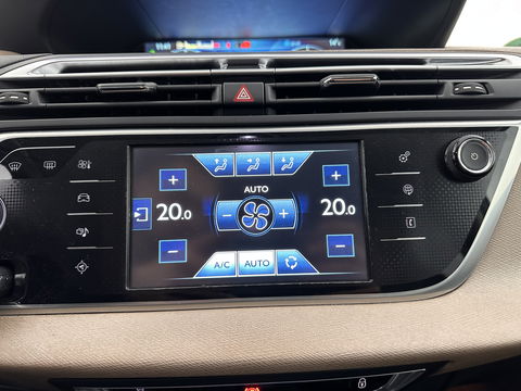 Citroën Grand C4 Picasso 2.0 BlueHDi Intensive [ 7-PERS ] *LUXURY-LEATHER| DIGI-COCKPIT | MEMORY-PACK | CAMERA | KEYLESS | HEATED-MASSAGE-COMFORT-SEATS | INFOTAINMENT-PACK | NAVI-FULLMAP | ECC | TOWBAR | 17''ALU *