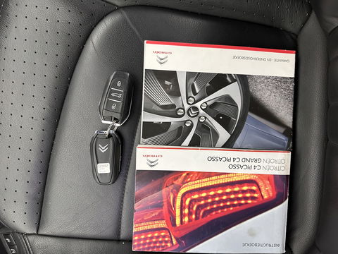 Citroën Grand C4 Picasso 2.0 BlueHDi Intensive [ 7-PERS ] *LUXURY-LEATHER| DIGI-COCKPIT | MEMORY-PACK | CAMERA | KEYLESS | HEATED-MASSAGE-COMFORT-SEATS | INFOTAINMENT-PACK | NAVI-FULLMAP | ECC | TOWBAR | 17''ALU *