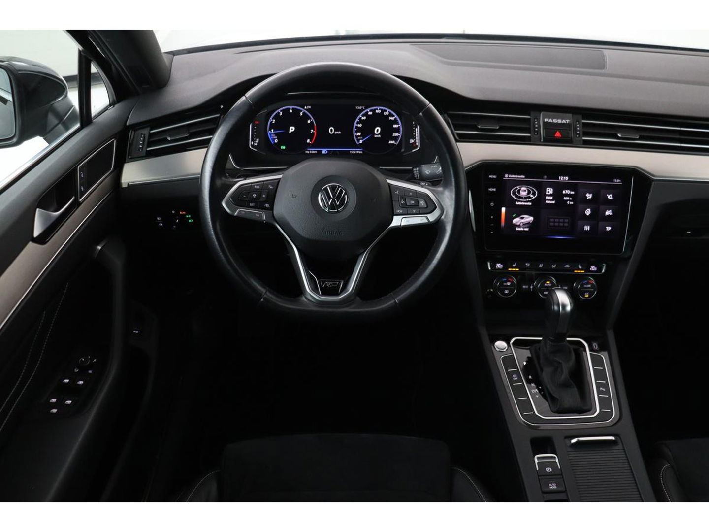 Volkswagen Passat 1.5 TSI R Line | Stoelverwarming | Matrix LED | Adaptive cruise | Carplay | Leder/Alcantara | Navigatie | Parkeerhulp