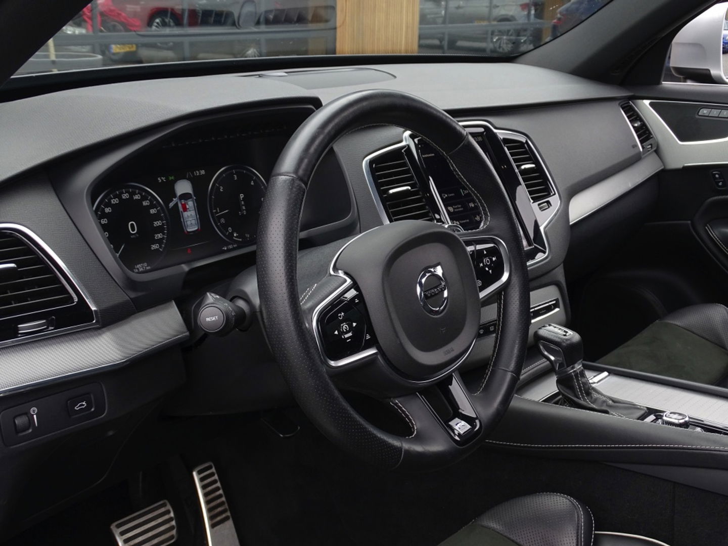 Volvo XC90 2.0 D5 225PK automaat AWD / R-Design / LED