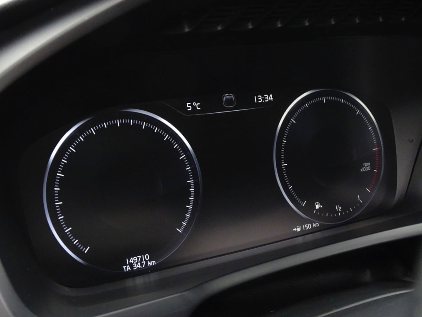 Volvo XC90 2.0 D5 225PK automaat AWD / R-Design / LED