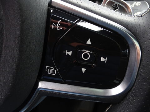 Volvo XC90 2.0 D5 225PK automaat AWD / R-Design / LED