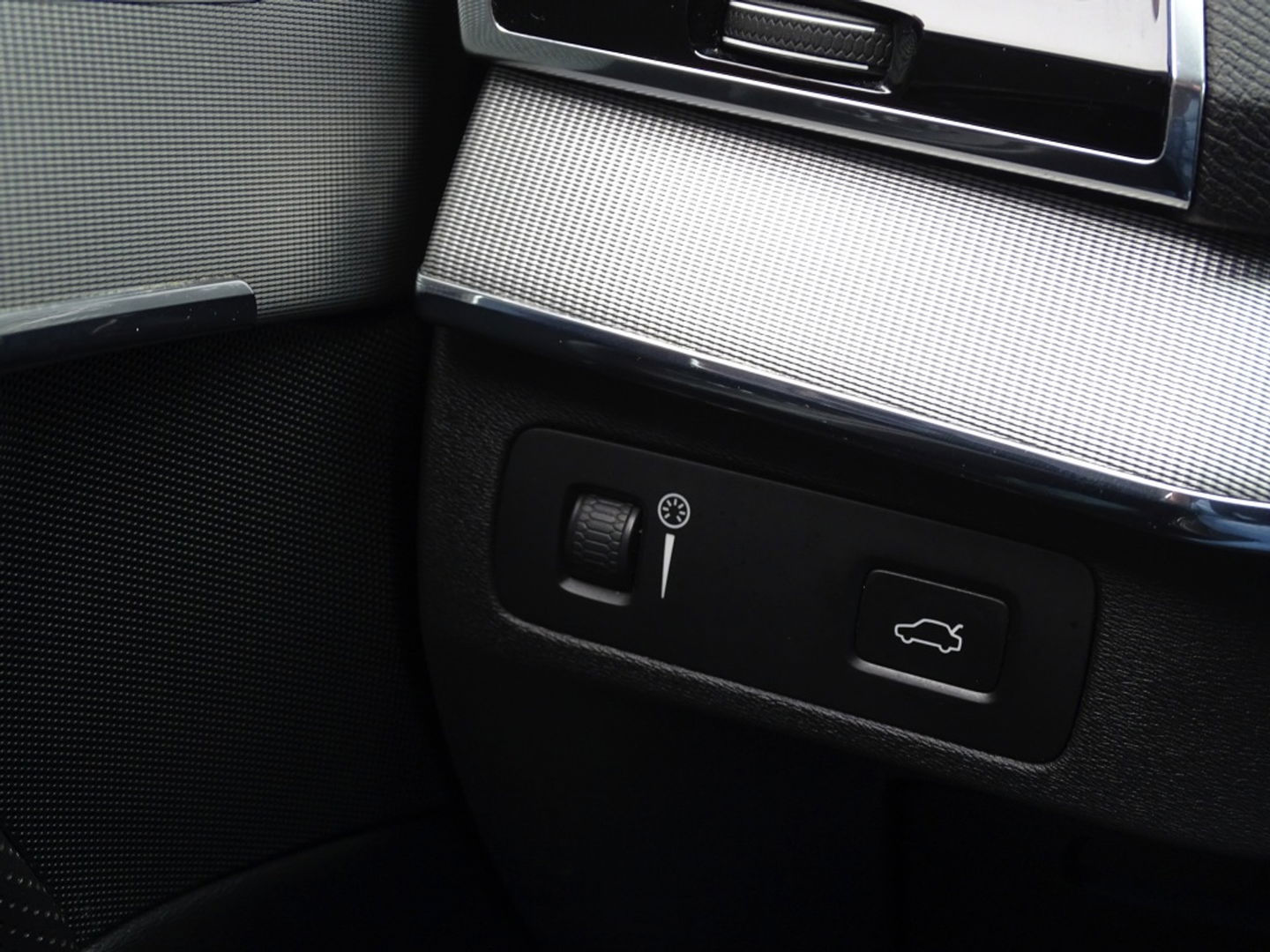 Volvo XC90 2.0 D5 225PK automaat AWD / R-Design / LED