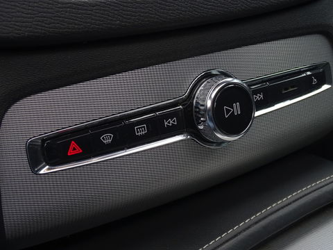 Volvo XC90 2.0 D5 225PK automaat AWD / R-Design / LED