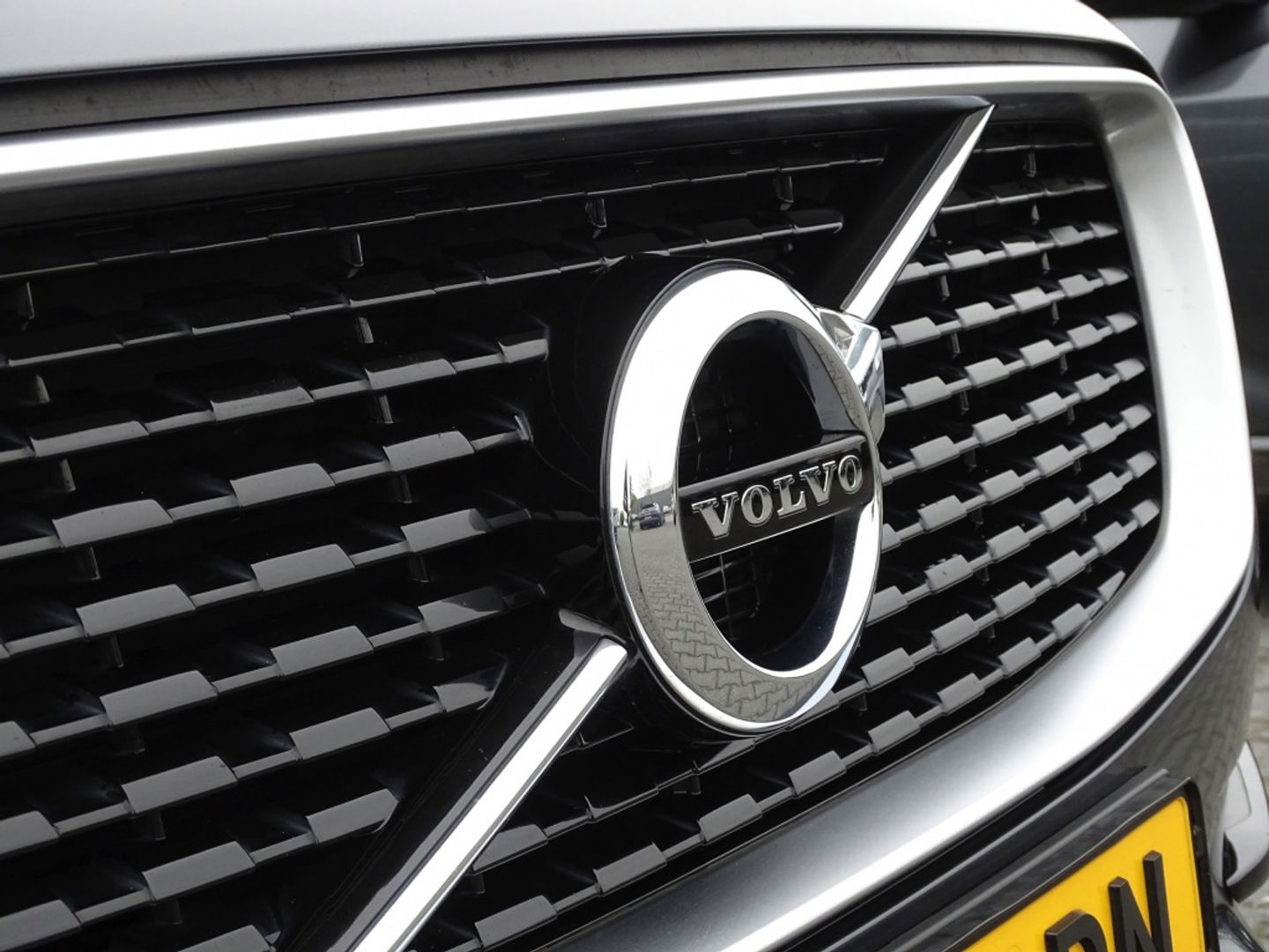 Volvo XC90 2.0 D5 225PK automaat AWD / R-Design / LED