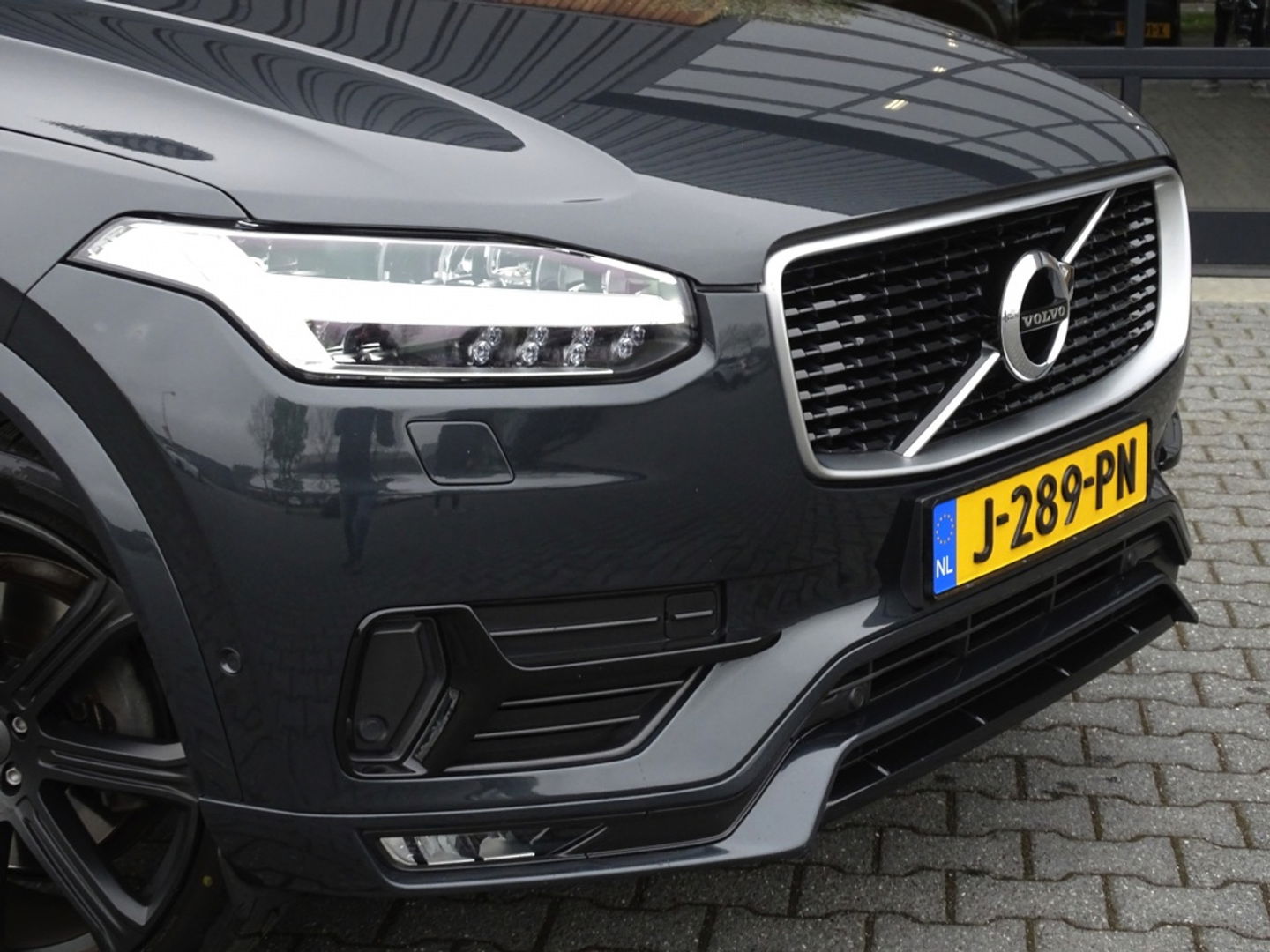 Volvo XC90 2.0 D5 225PK automaat AWD / R-Design / LED