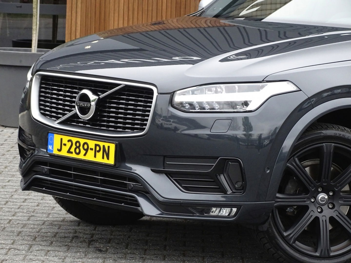 Volvo XC90 2.0 D5 225PK automaat AWD / R-Design / LED