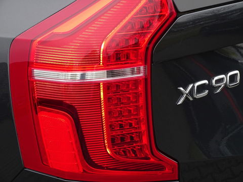 Volvo XC90 2.0 D5 225PK automaat AWD / R-Design / LED