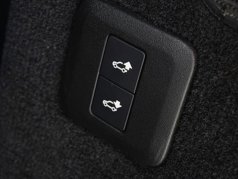 Land Rover Range Rover Sport P400e 405PK Hybrid HSE / LED