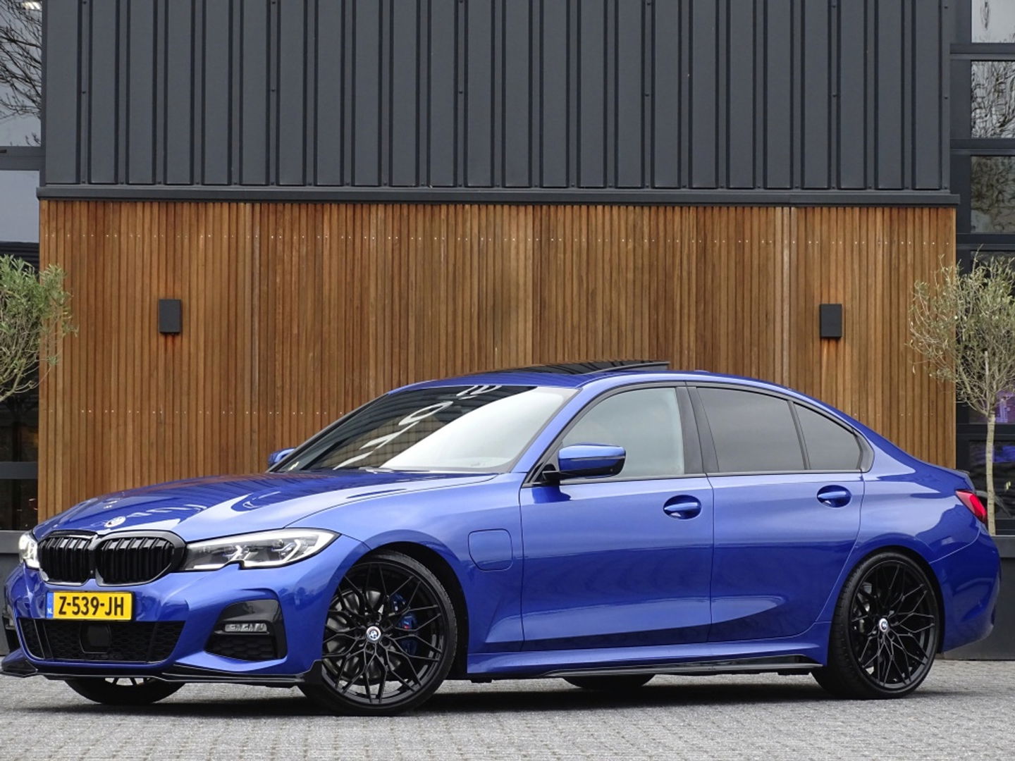 BMW 3-serie 330e 292PK / High Executive / M-sport / LASER