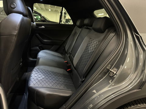 Volkswagen T-Roc 1.5 TSI R-Line Pano|Keyless|Sfeer|Camera|IQ