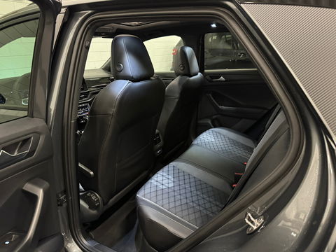 Volkswagen T-Roc 1.5 TSI R-Line Pano|Keyless|Sfeer|Camera|IQ