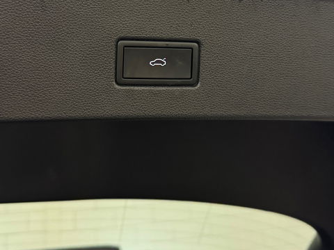 Volkswagen T-Roc 1.5 TSI R-Line Pano|Keyless|Sfeer|Camera|IQ