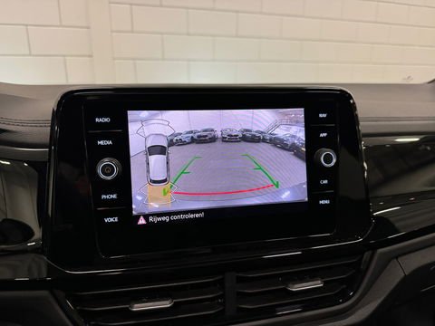 Volkswagen T-Roc 1.5 TSI R-Line Pano|Keyless|Sfeer|Camera|IQ