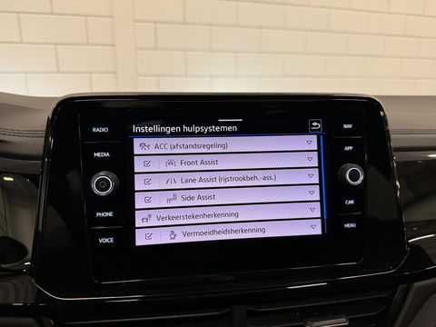 Volkswagen T-Roc 1.5 TSI R-Line Pano|Keyless|Sfeer|Camera|IQ