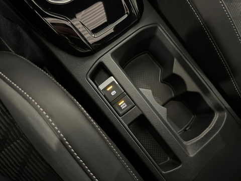 Volkswagen T-Roc 1.5 TSI R-Line Pano|Keyless|Sfeer|Camera|IQ