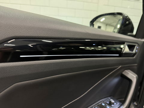 Volkswagen T-Roc 1.5 TSI R-Line Pano|Keyless|Sfeer|Camera|IQ