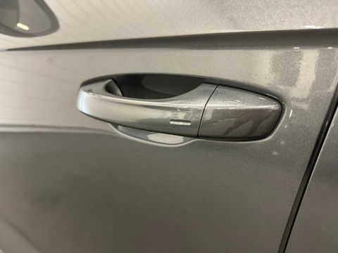 Volkswagen T-Roc 1.5 TSI R-Line Pano|Keyless|Sfeer|Camera|IQ