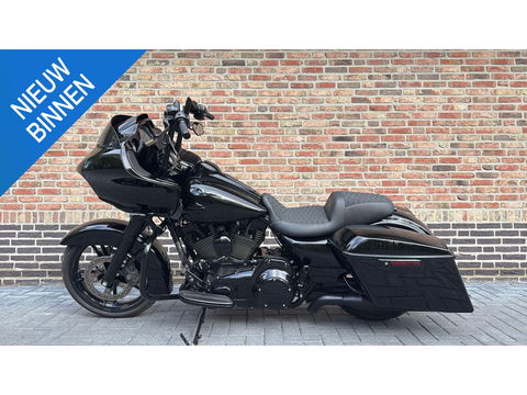 Harley Davidson 103 FLTRX Road Glide Black Out CVO
