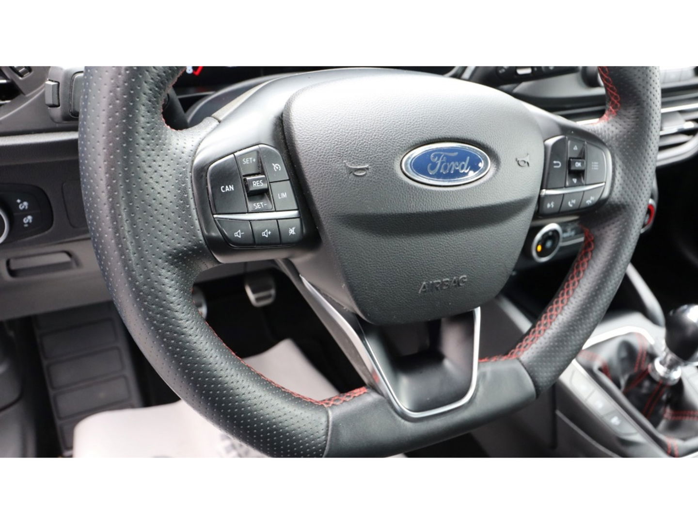 Ford Focus 1.0 EcoB. ST L. Bns | ST line | Led | Media | Echt mooi