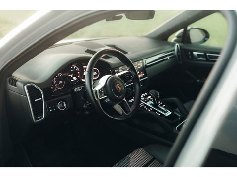 Porsche Cayenne Coupé 3.0 E-Hybrid Pl. Ed. | Carbon dak | Bose | Sport chrono | PDLS