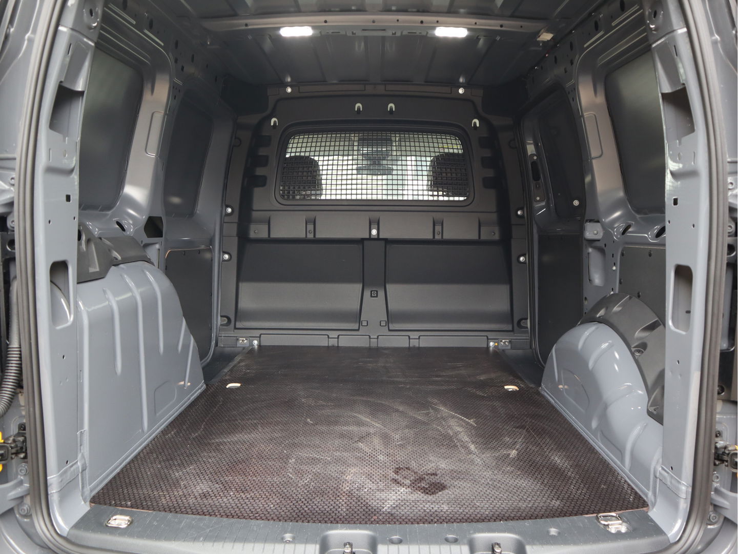 Volkswagen Caddy Cargo 2.0 TDI 102pk Euro 6 - Nardo - Apple Carplay - Trekhaak - Cruise