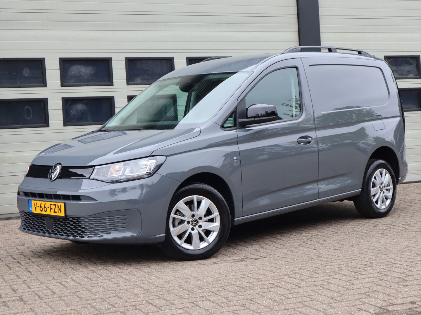 Volkswagen Caddy Cargo 2.0 TDI 102pk Euro 6 - Nardo - Apple Carplay - Trekhaak - Cruise
